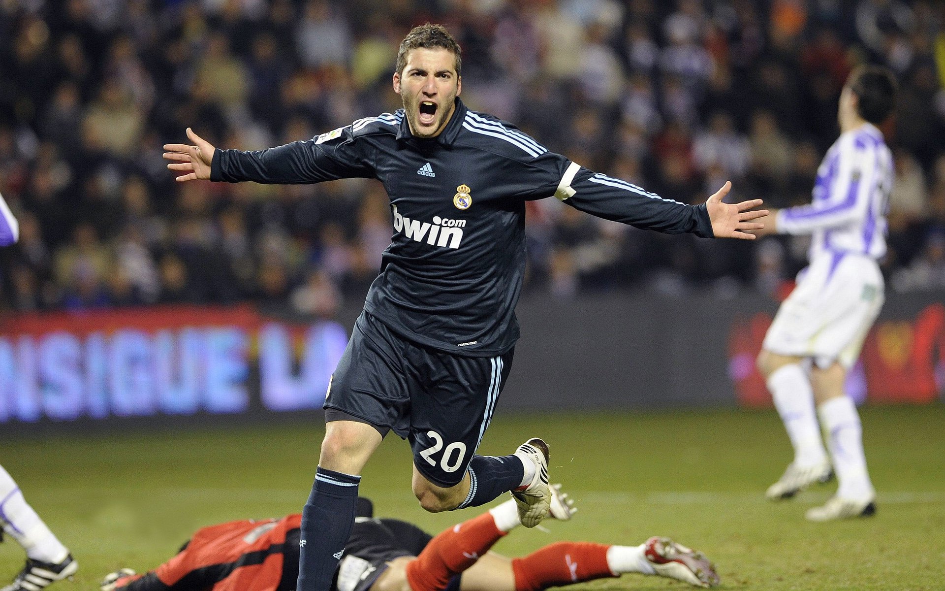 中国足球国家队外训效果显著获得好评，中国国家足球队外援