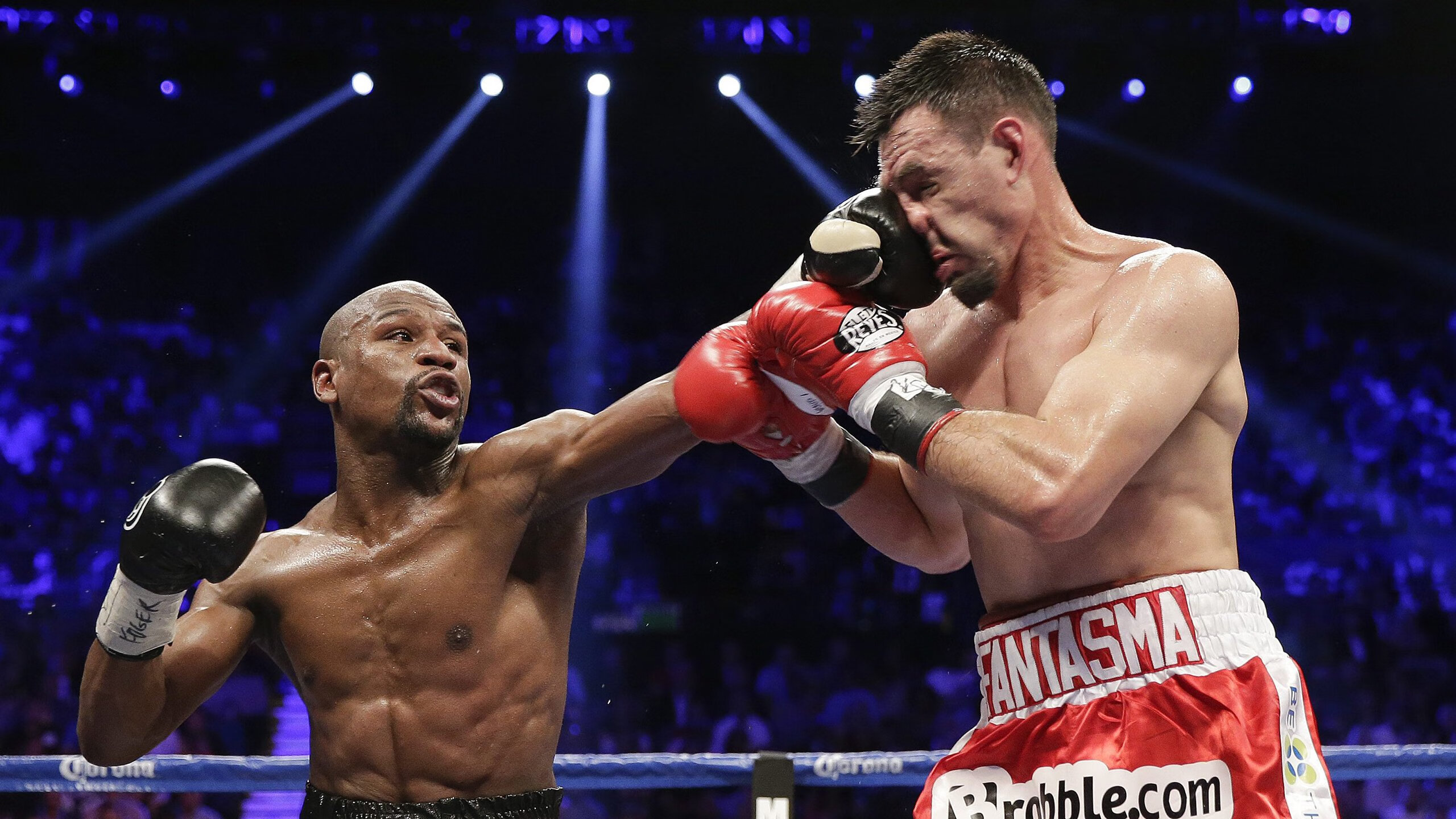 史密斯决赛全程保持领先优势，史密斯赛道